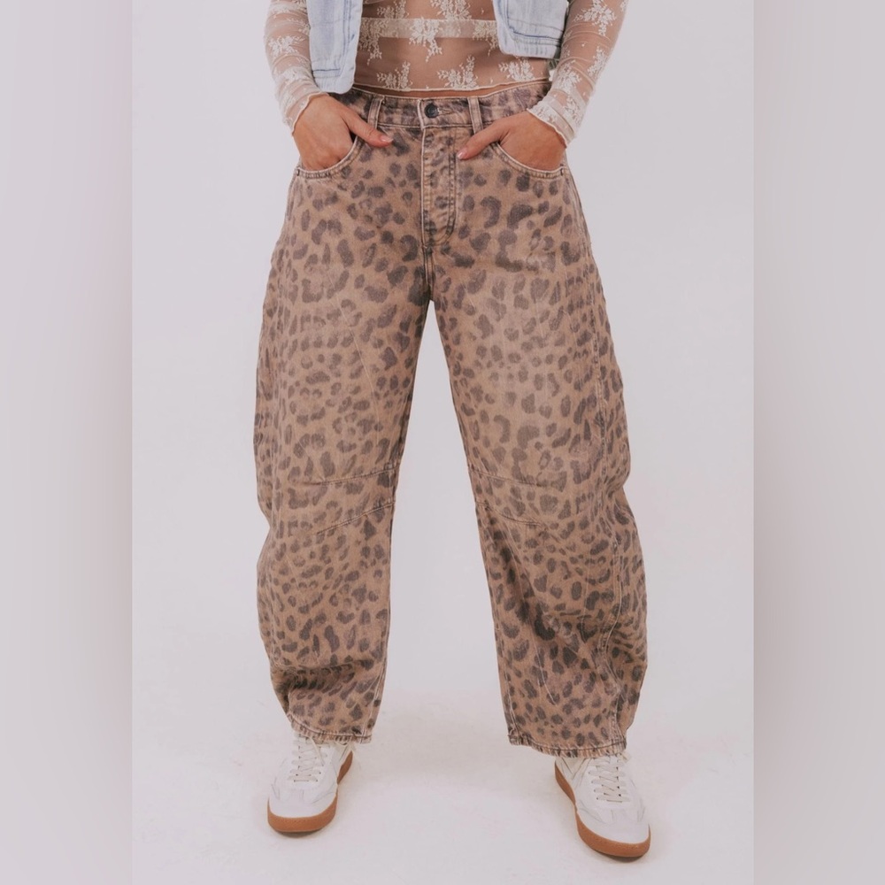Free People Leopard Print Barrel  jeans Sz 30
